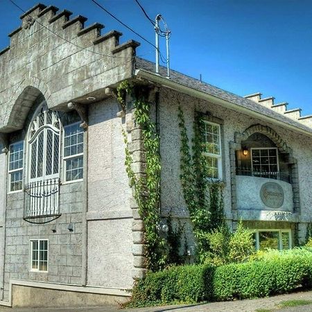 The Castle Chemainus Exterior foto